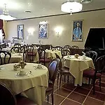 Astoria Hotel 4*