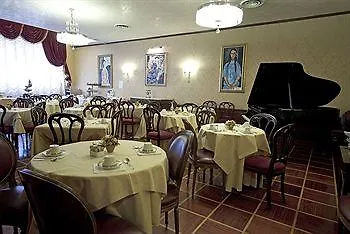 Astoria Hotel 4*