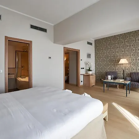 מלון Astoria ביאלה