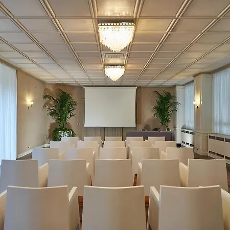 Astoria מלון ביאלה