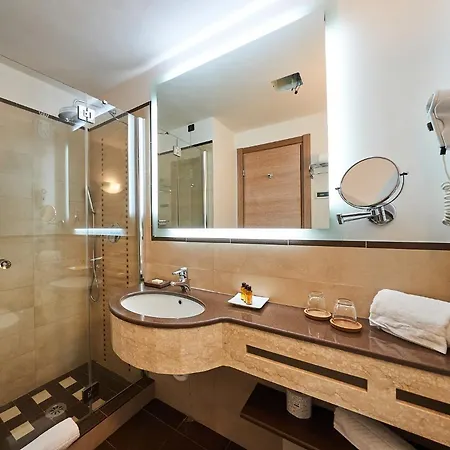 Hotel Astoria 4*