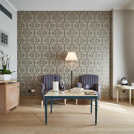 Astoria 4* ביאלה