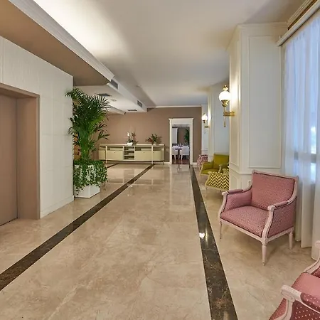 מלון Astoria ביאלה