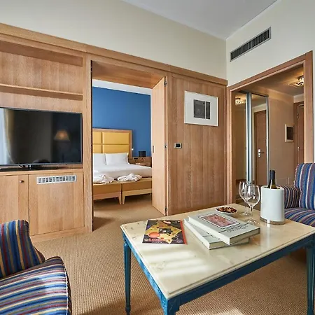 מלון Astoria ביאלה