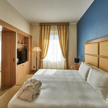 מלון Astoria ביאלה