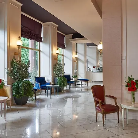 מלון Astoria ביאלה