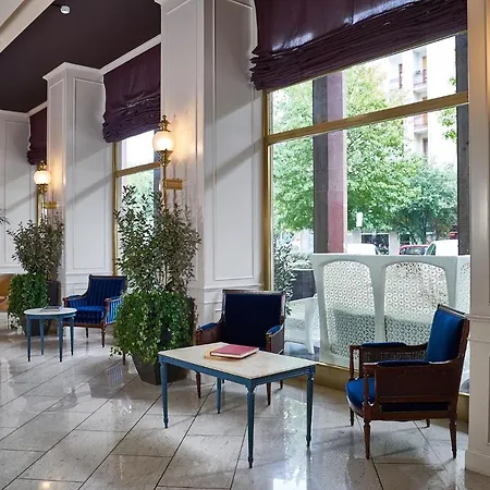 Astoria מלון ביאלה