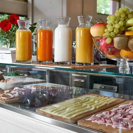 Astoria מלון ביאלה