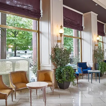 Astoria מלון ביאלה