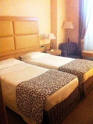 מלון Astoria ביאלה