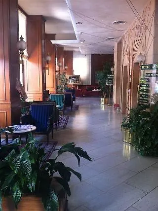 阿索托丽亚酒店 比耶拉