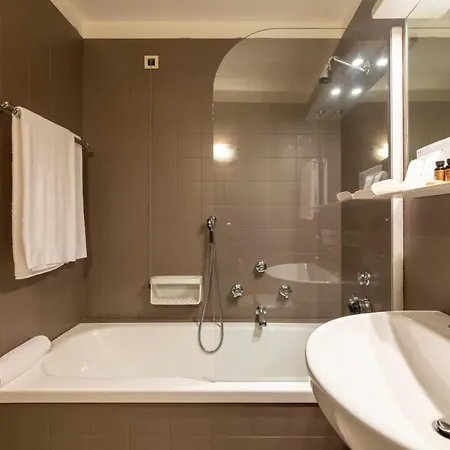 מלון Astoria ביאלה