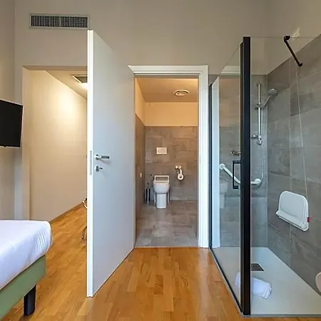 Astoria 4*