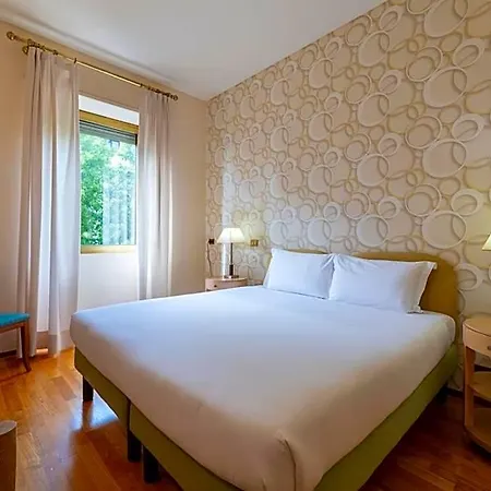 Astoria فندق
