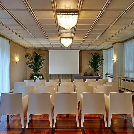 Astoria فندق