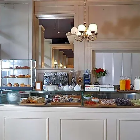 فندق Astoria 4*
