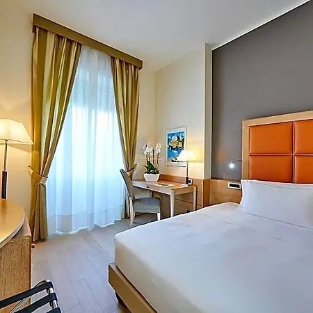 فندق Astoria 4*