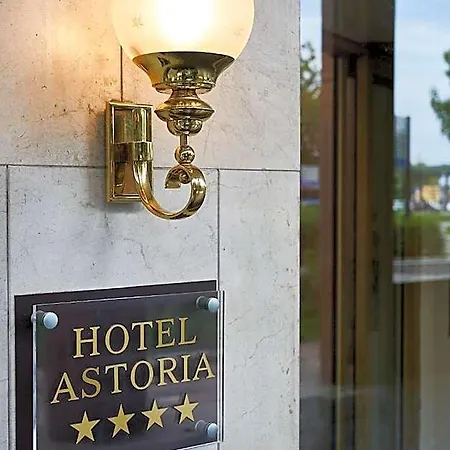 Astoria 4*