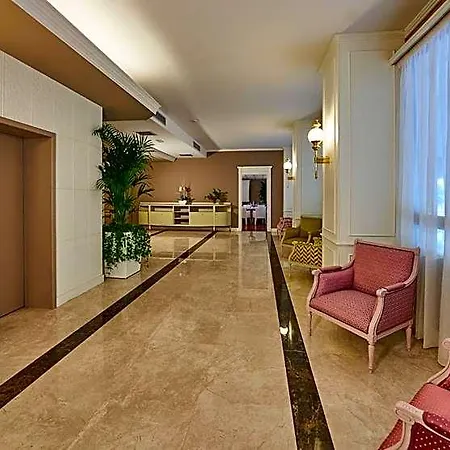 فندق Astoria 4*