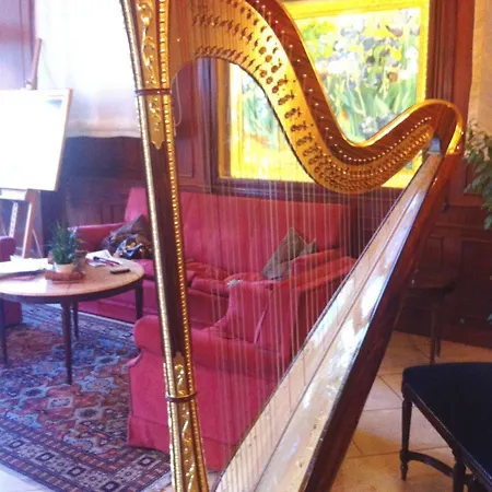 Astoria מלון ביאלה