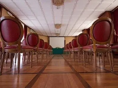 Astoria Hotel 4*